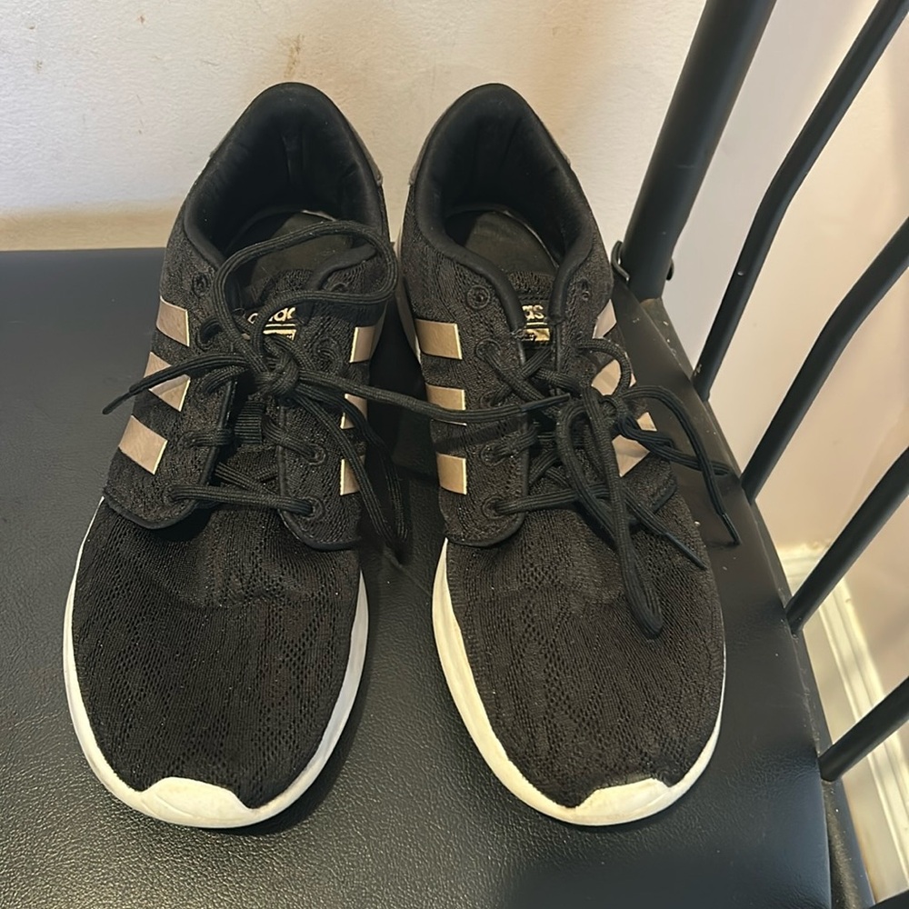 Adidas Women’s Cloudfoam QT Racer Black / Rose Gold size 9 EUC